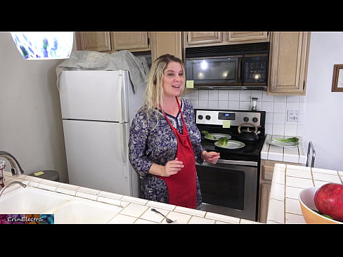 ❤️ Madrastra ordeñándole en la cocina antes de su cita ❤️❌ Porno en es.marketapp.top ❌️